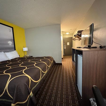 Super 8 By Wyndham Reedsburg Ξενοδοχείο Εξωτερικό φωτογραφία