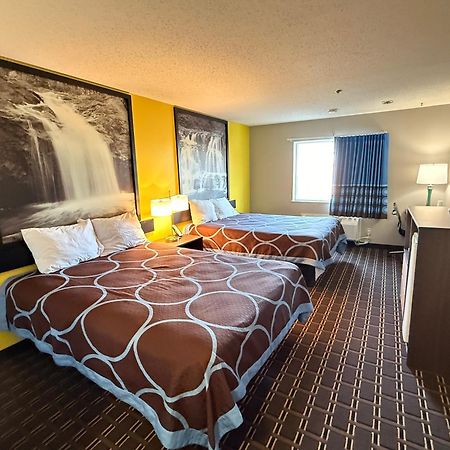 Super 8 By Wyndham Reedsburg Ξενοδοχείο Εξωτερικό φωτογραφία