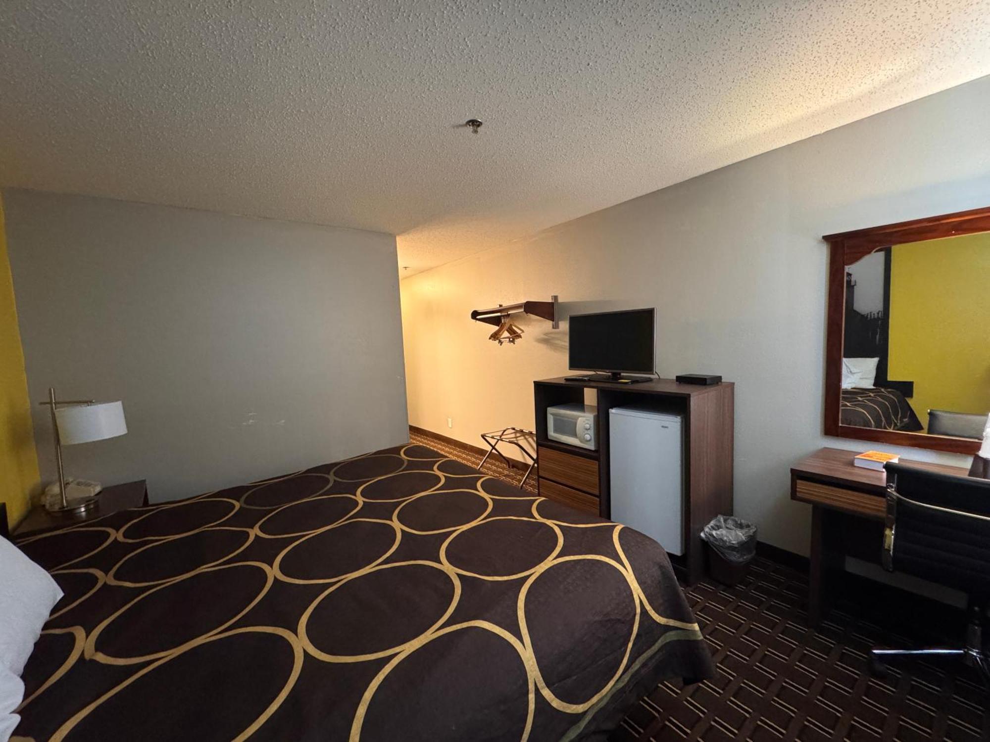 Super 8 By Wyndham Reedsburg Ξενοδοχείο Εξωτερικό φωτογραφία