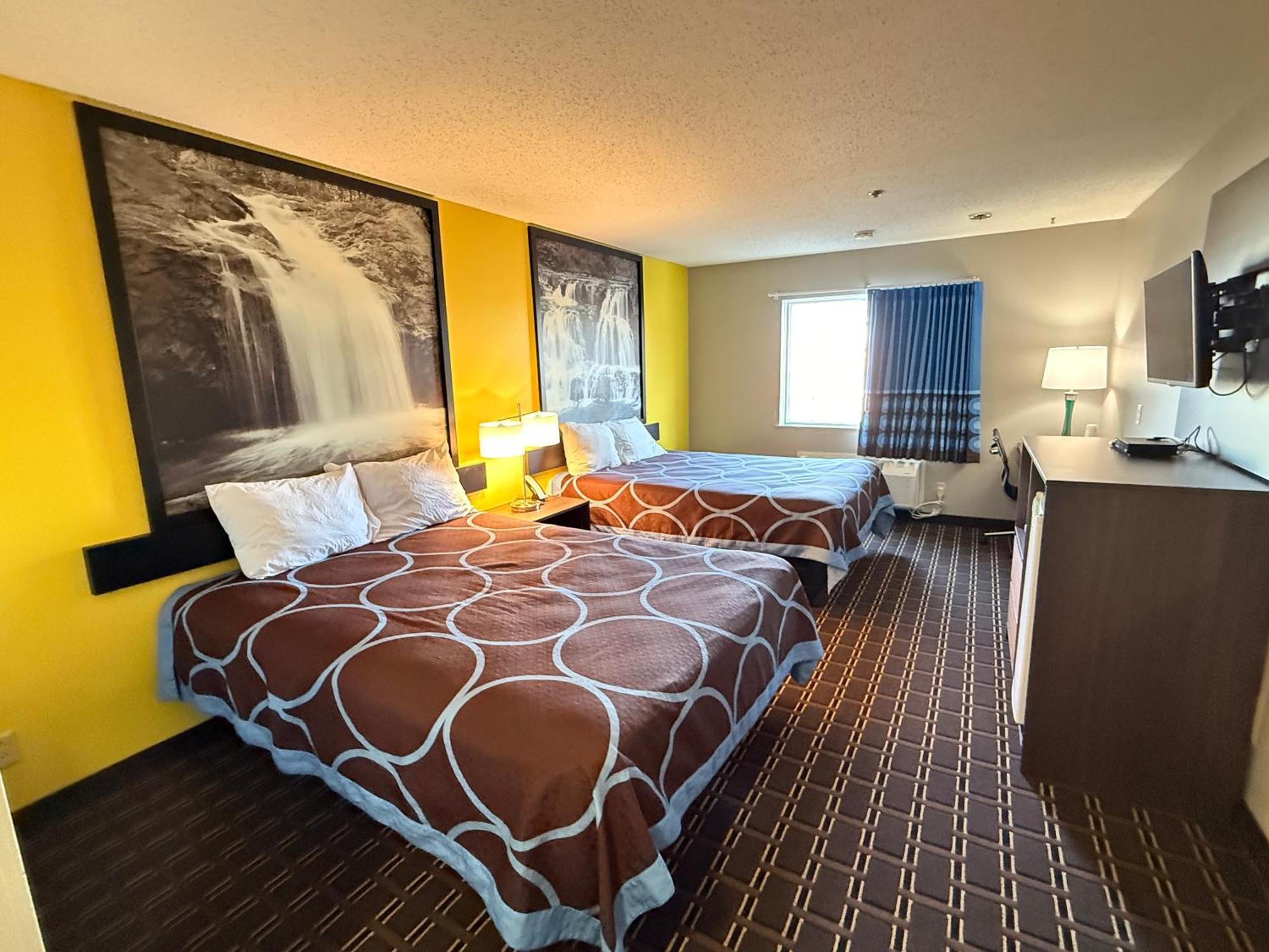 Super 8 By Wyndham Reedsburg Ξενοδοχείο Εξωτερικό φωτογραφία