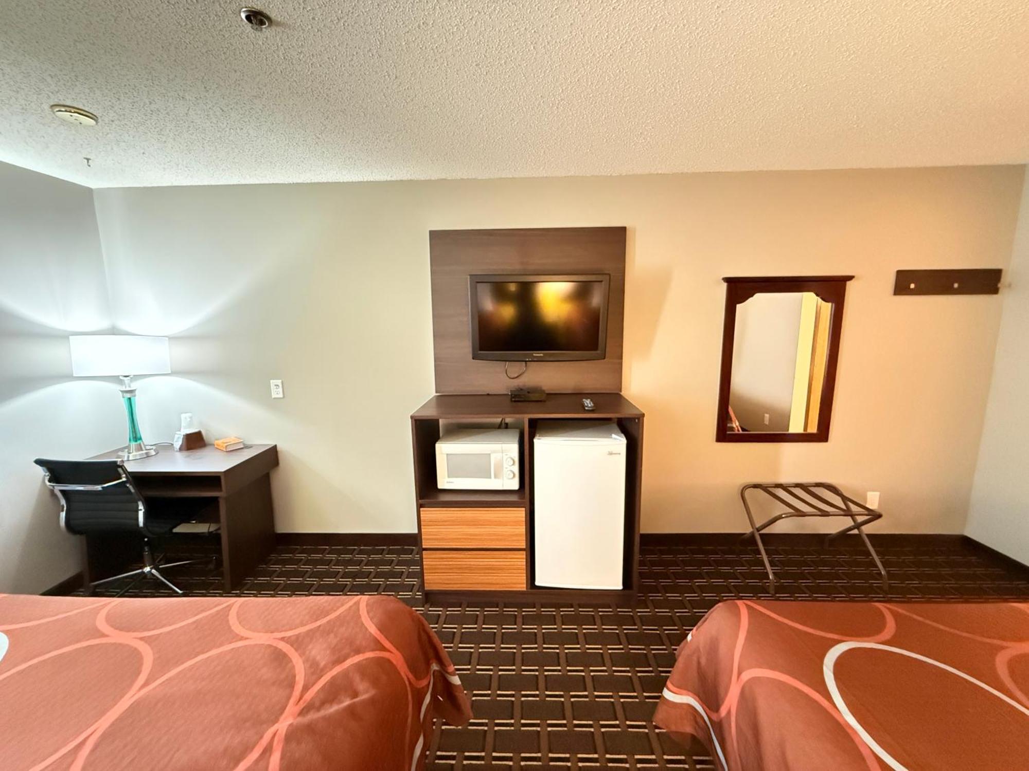 Super 8 By Wyndham Reedsburg Ξενοδοχείο Εξωτερικό φωτογραφία